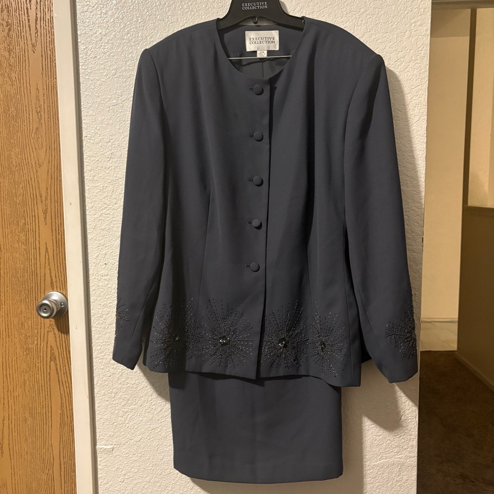 Executive Collection Beaded Jacket & Skirt Set Women’s Plus 24W Dark Grey Formal